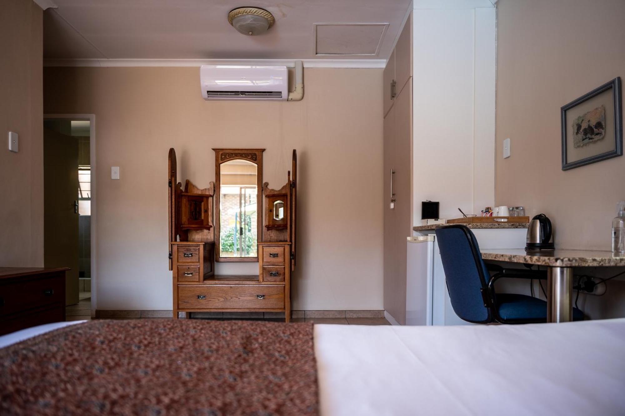 Asante Guest House Vanderbijlpark Exterior foto